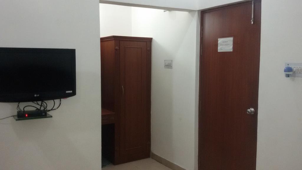 לקנאו Hotel Sunrise Inn מראה חיצוני תמונה