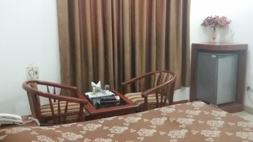 לקנאו Hotel Sunrise Inn מראה חיצוני תמונה