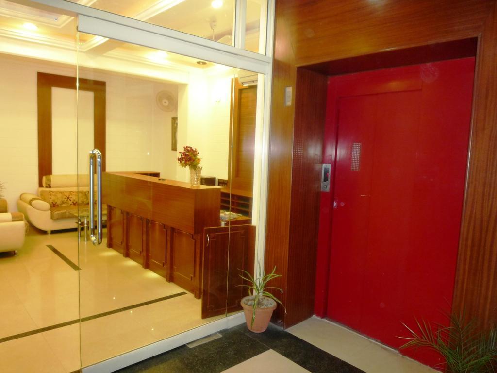 לקנאו Hotel Sunrise Inn מראה חיצוני תמונה