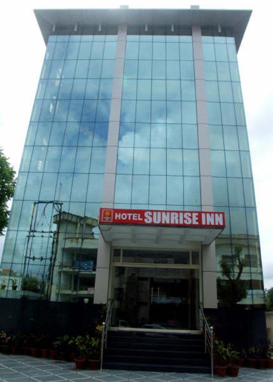 לקנאו Hotel Sunrise Inn מראה חיצוני תמונה
