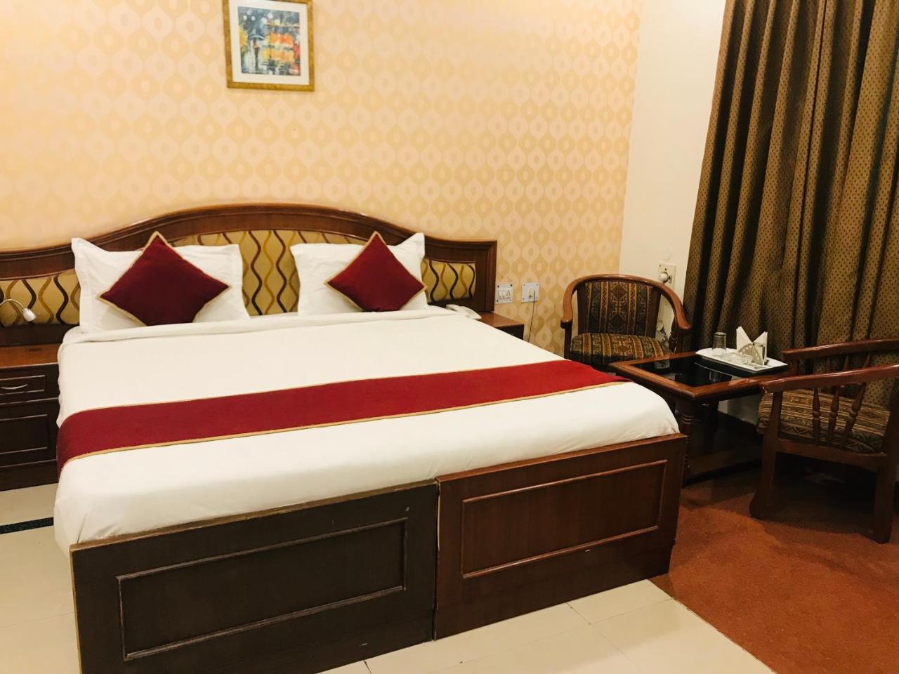 לקנאו Hotel Sunrise Inn מראה חיצוני תמונה