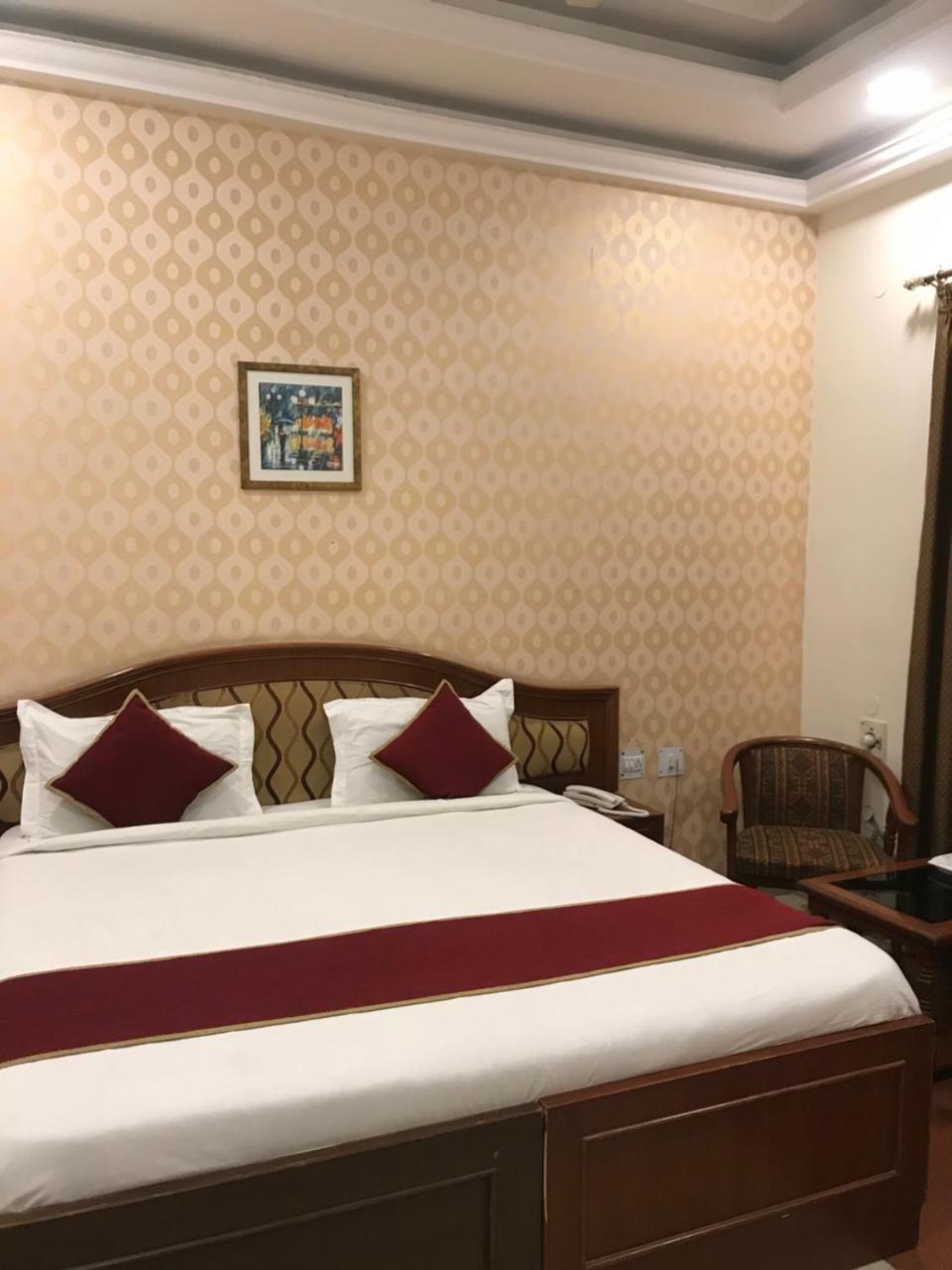 לקנאו Hotel Sunrise Inn מראה חיצוני תמונה