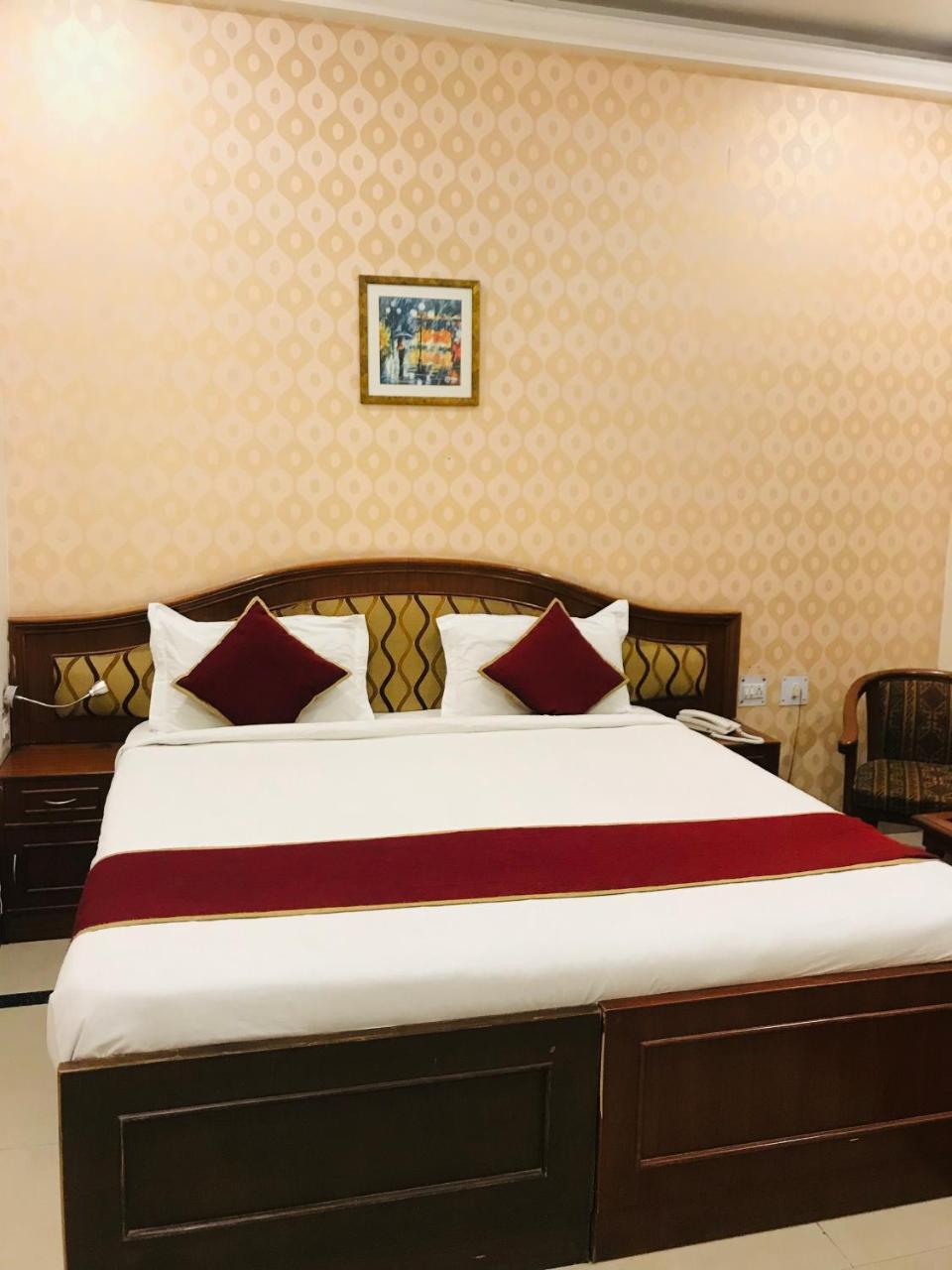 לקנאו Hotel Sunrise Inn מראה חיצוני תמונה